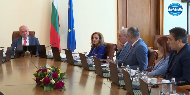 През следващата седмица ще започне удостоверяването на машините за предстоящите избори