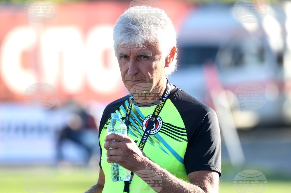 Футбол - Локомотив (София) - Хебър (Пазарджик)