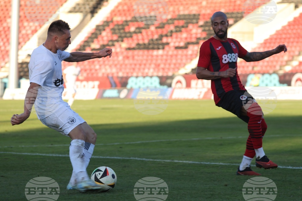 Футбол - Локомотив (София) - Хебър (Пазарджик)