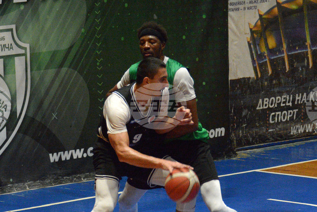 Академик Бултекс 99 ликува в Шумен след обрат в края на мача от Националната баскетболна лига