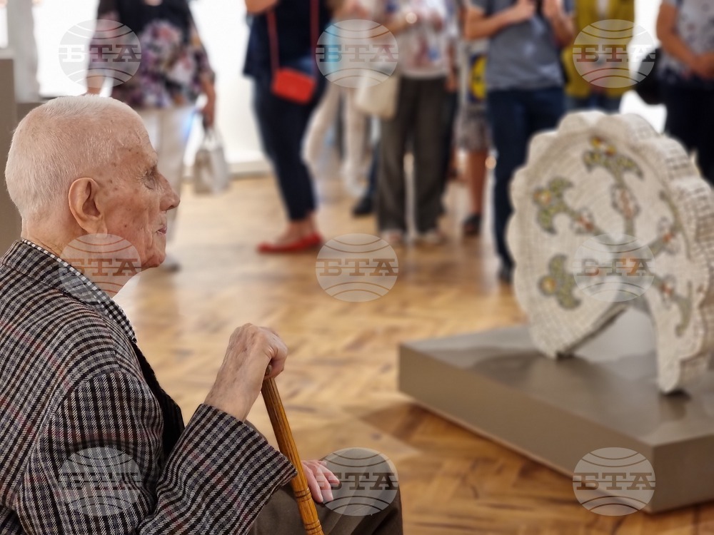 Доайенът на ямболските художници Тодор Ялъмов подреди представителна изложба в галерия „Жорж Папазов“