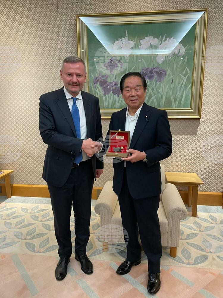 Tourism Minister Discusses Opening of Direct Charter Line with Japan