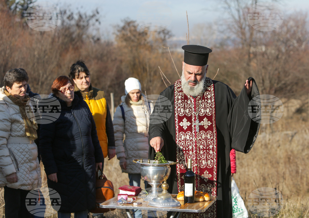 Село Лозен - бъдещ параклис - водосвет