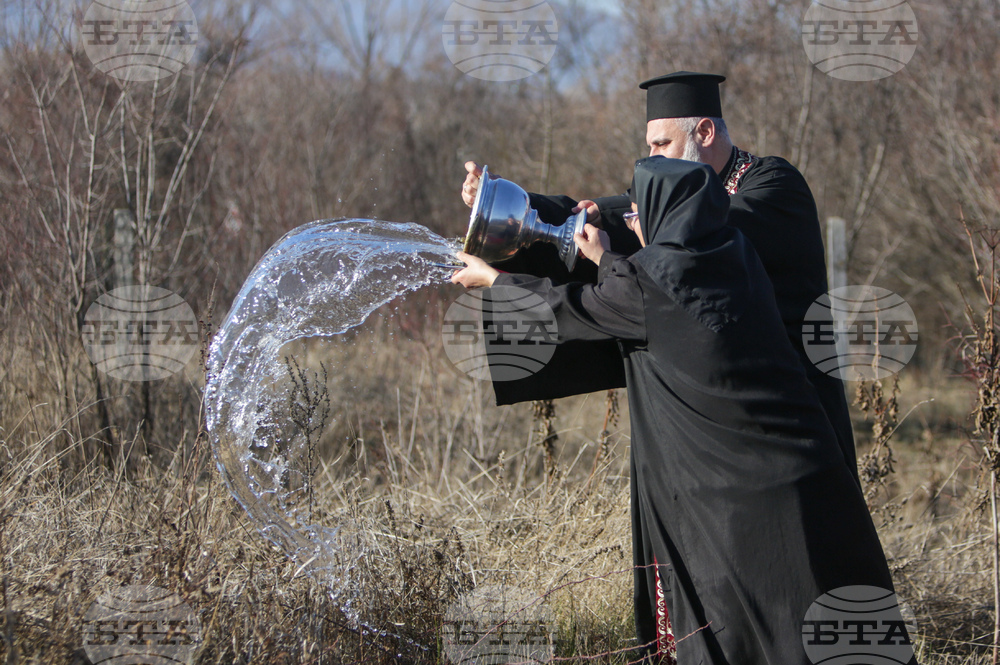 Село Лозен - бъдещ параклис - водосвет