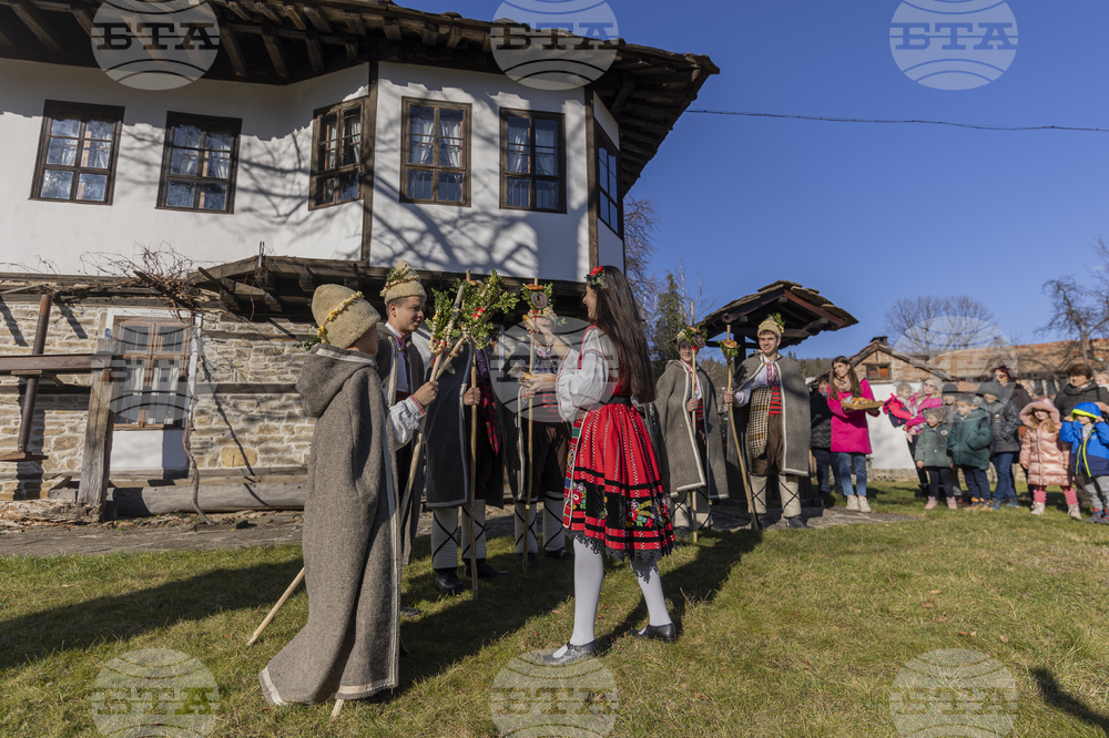 Трявна - коледари - Коледуване