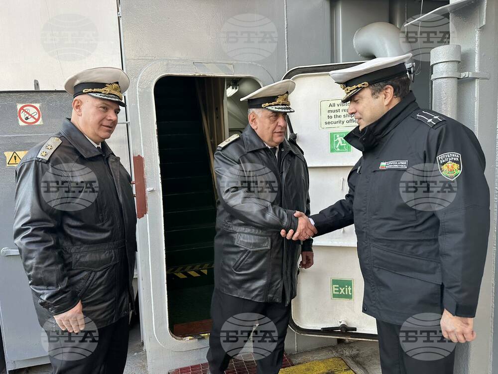 Варна - Кораб „Св. св. Кирил и Методий“ - отплаване - Антарктида