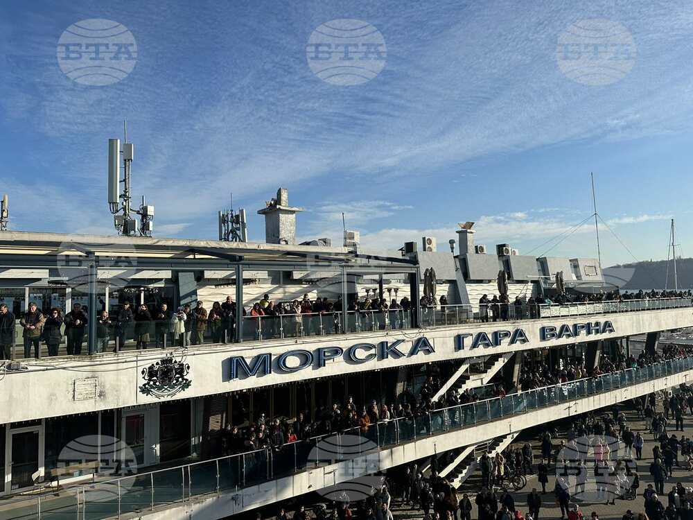 Варна - Кораб „Св. св. Кирил и Методий“ - отплаване - Антарктида
