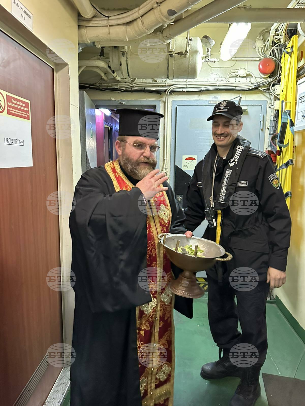 Варна - Кораб „Св. св. Кирил и Методий“ - отплаване - Антарктида
