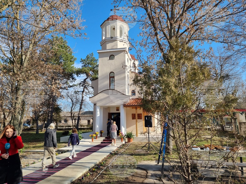 В ямболското село Завой посрещат първи християнски празник в новопостроения храм