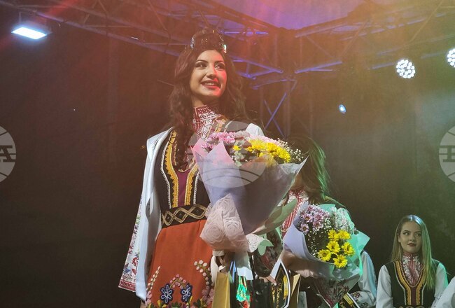 Общо седемнадесет кандидатки ще се борят за титлата „Царица на Августиада“ 2025