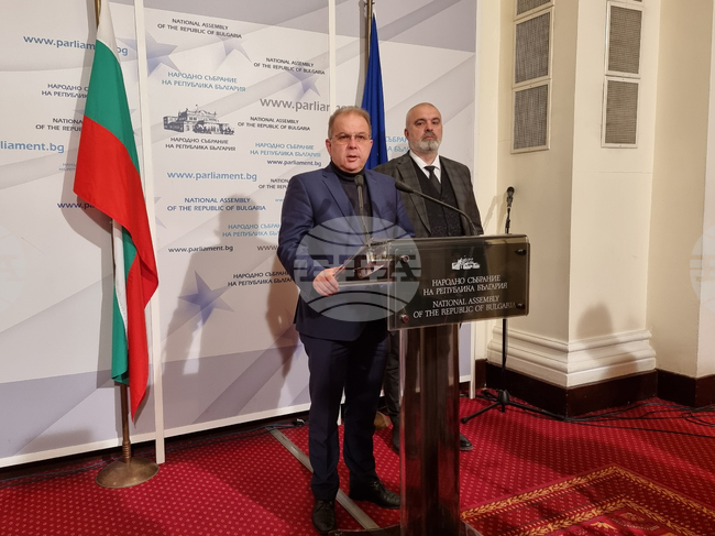 Парламент - Радомир Чолаков