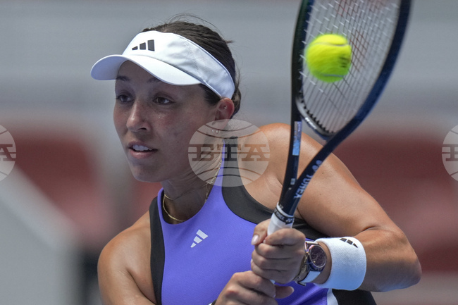 Джесика Пегула и Юлия Путинцева достигнаха до полуфиналите на турнира по тенис в Аделаида, Ема Наваро и Даря Касаткина приключиха участие