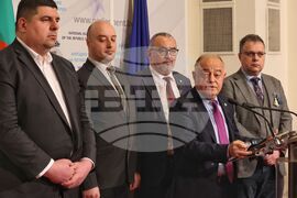 Парламент - Демократична България - брифинг