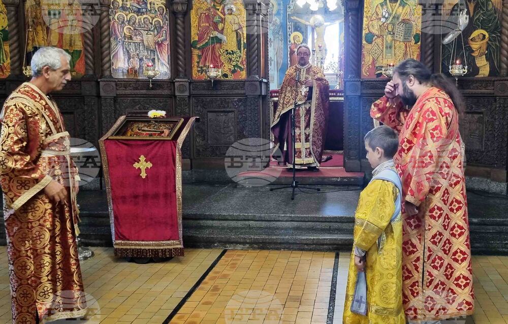 Търговище - неделна служба - храм „Св. Успение Богородично“