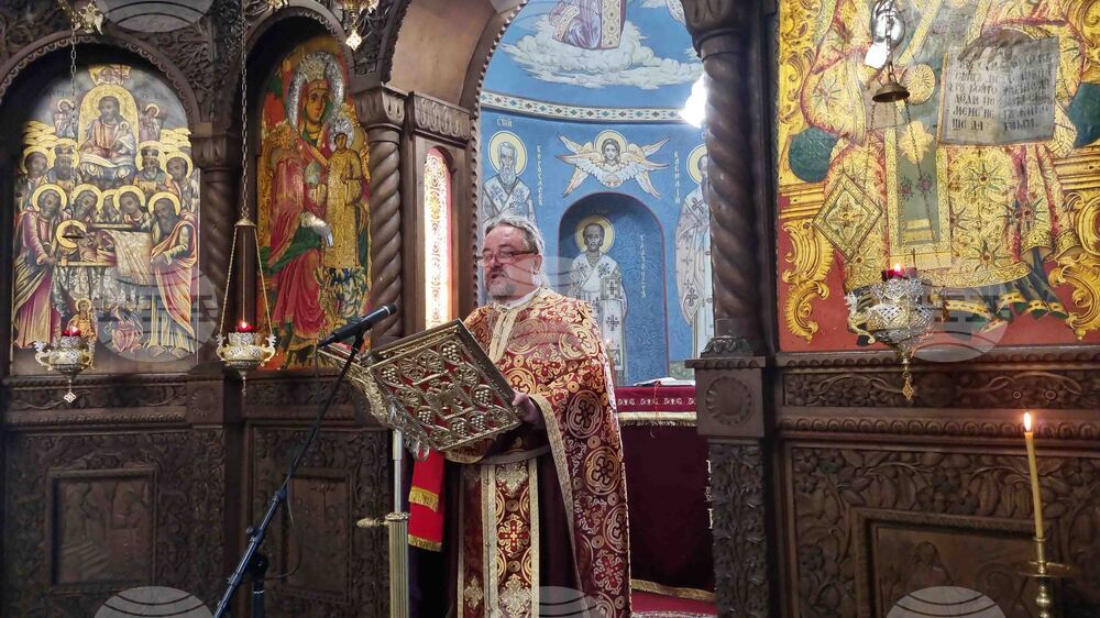 Търговище - неделна служба - храм „Св. Успение Богородично“