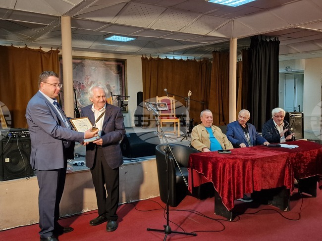 Свищов - поетичен конкурс „Свищовски лозници" - награждаване