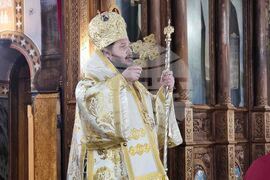 Кюстендил - епископ Исаак - неделна литургия