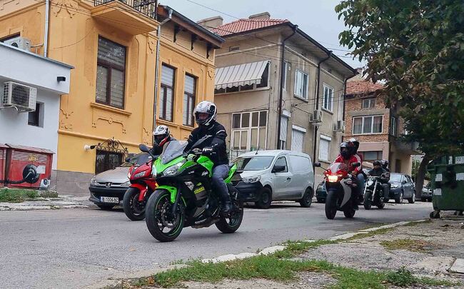 Мотористи от Добрич призоваха да се кара разумно и без високи скорости в населените места