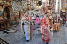 Шумен - църква „Свети Три Светители“ - неделна служба