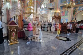 Шумен - църква „Свети Три Светители“ - неделна служба