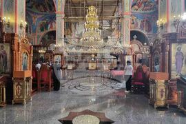 Шумен - църква „Свети Три Светители“ - неделна служба