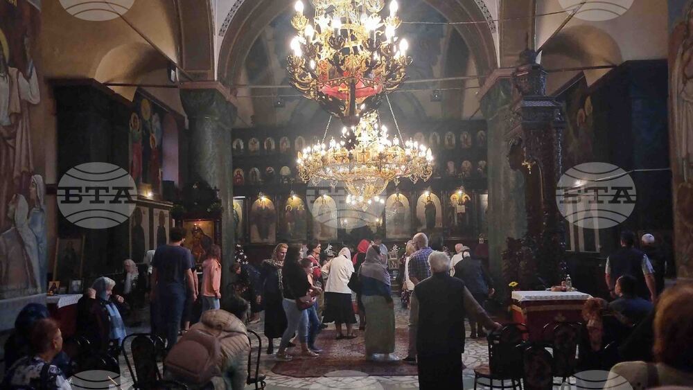 Добрич - храм „Св. Троица" - литургия