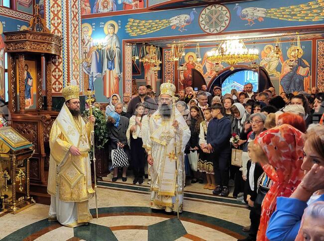 Село Гара Елин Пелин - патриарх Даниил - литургия