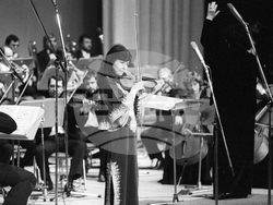 София (9 март 1988) Тържествен концерт по случай 8 март - Стойка Миланова. Пресфото-БТА, снимка: Живко Ангелов/архив