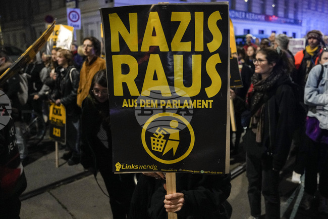 АПА: Възможността за правителство на АПС и АНП предизвиква протести в Австрия