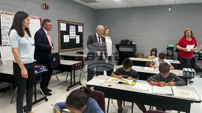 Foreign Minister Kondov Visits Bulgarian School in Washington Area