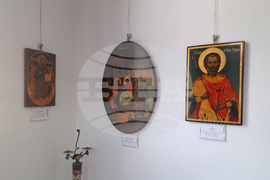 Троян - изложба - Мирослав Вълев - икони - фотография
