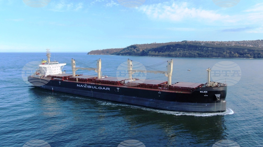Моряците на кораба „Рожен“ първи ще вдигнат наздравица за Новата 2023 година