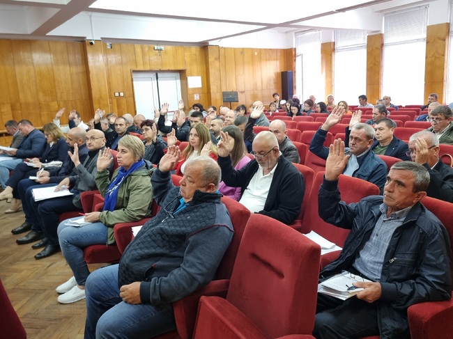 Промени в няколко общински наредби приеха на днешното си заседание съветниците в Крумовград във връзка със Закона за въвеждане на еврото