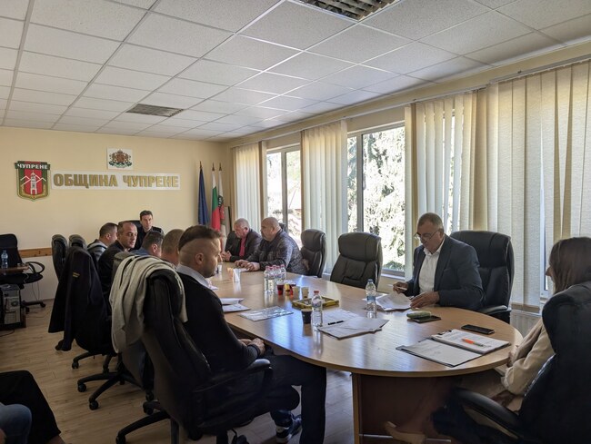 Община Чупрене разполага със 70 тона пясък и 20 тона сол за зимния сезон, докладва кметът Мария Тодорова