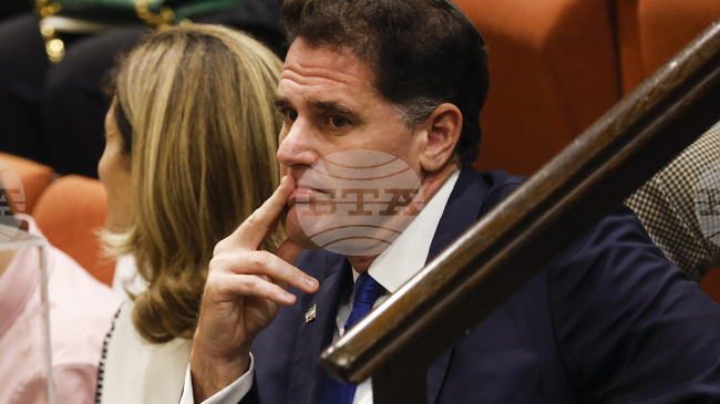 Израелският министър по стратегическите въпроси Рон Дермер подаде оставка