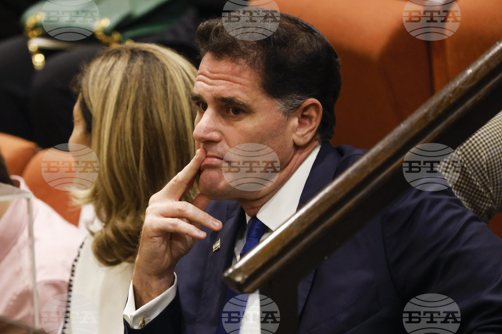 Израелският министър по стратегическите въпроси Рон Дермер подаде оставка