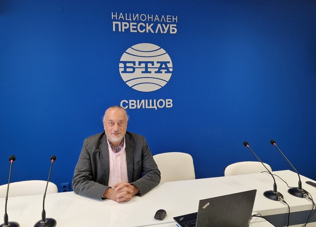 Директорът на Русенска опера Пламен Бейков за представяне на списание ЛИК на тема "Великият бас Борис Христов"