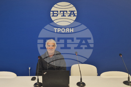 Национален пресклуб на БТА Троян - списание ЛИК - „Великият бас Борис Христов“ - представяне - Емил Давидов