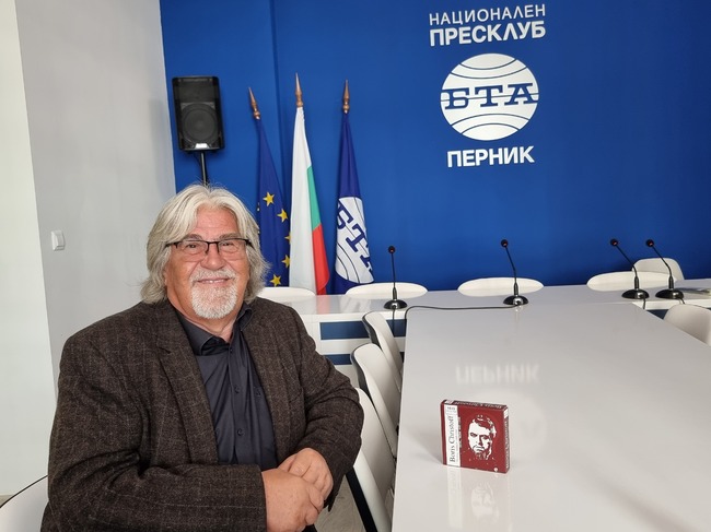 Достиженията на Борис Христов са върхови, каза оперният певец от Перник Петър Крумов