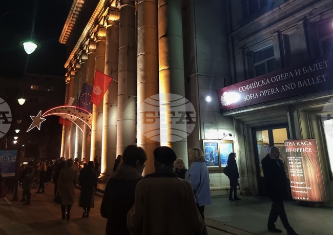 Bulgarian Artist, Spanish Countess, US Businesswoman: Nadya Nozharova's Fairytale Life