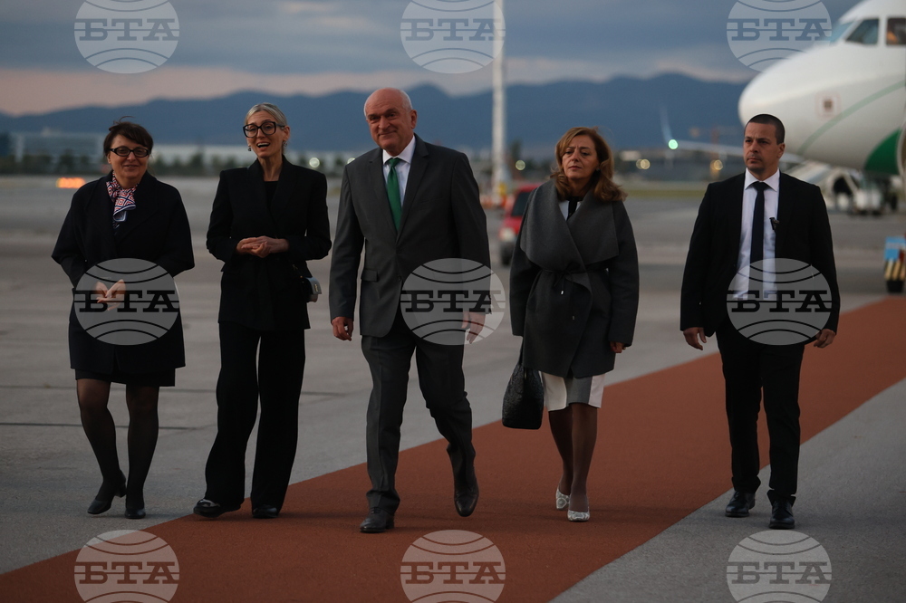 Летище София - полет от Ливан - евакуирани български граждани