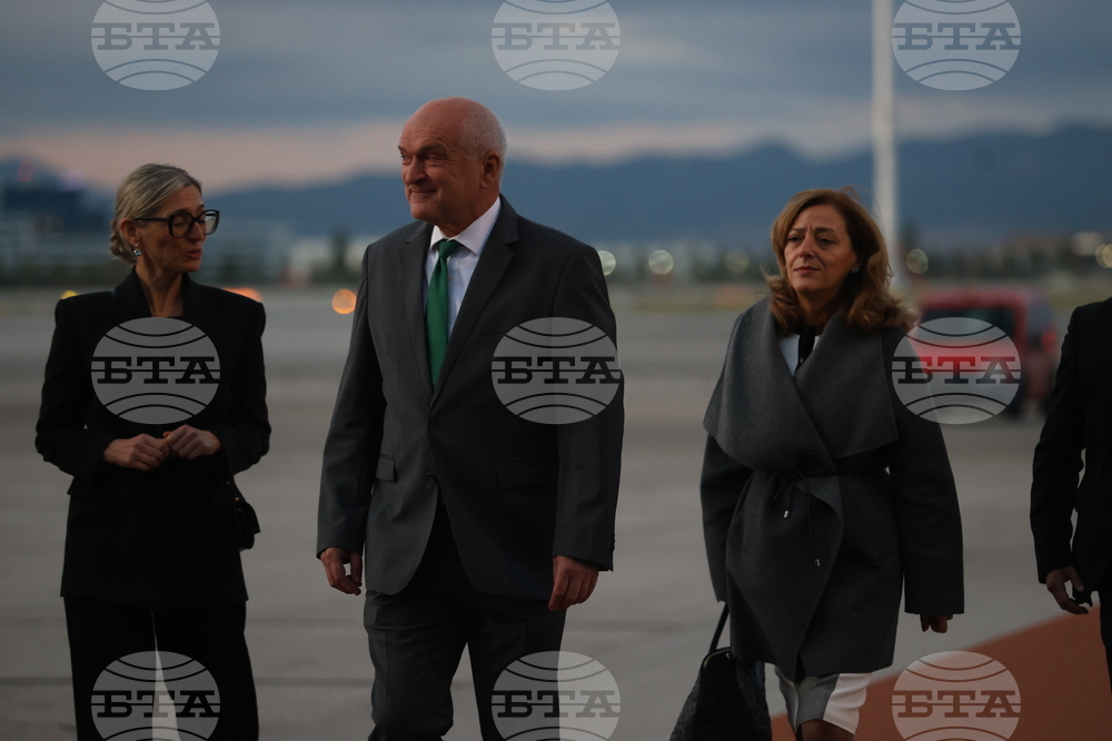 Летище София - полет от Ливан - евакуирани български граждани