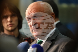 Летище София - полет от Ливан - евакуирани български граждани