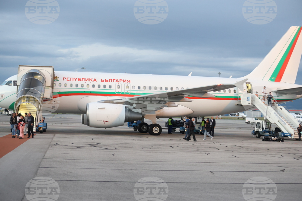 Летище София - полет от Ливан - евакуирани български граждани