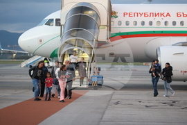 Летище София - полет от Ливан - евакуирани български граждани