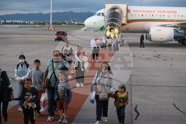 Летище София - полет от Ливан - евакуирани български граждани