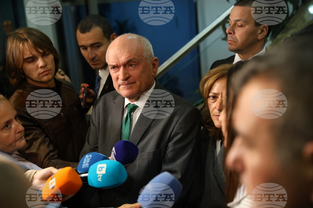 Летище София - полет от Ливан - евакуирани български граждани