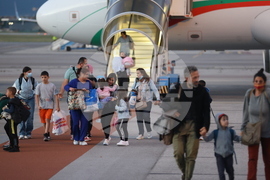 Летище София - полет от Ливан - евакуирани български граждани