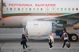 Летище София - полет от Ливан - евакуирани български граждани