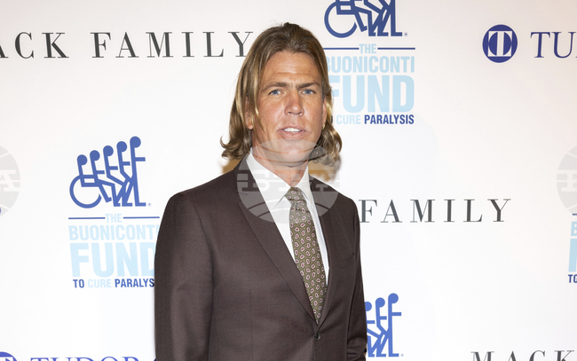 Петкратният олимпийски шампион по плуване Гари Хол-младши загуби десет от медалите си при пожарите в Калифорния